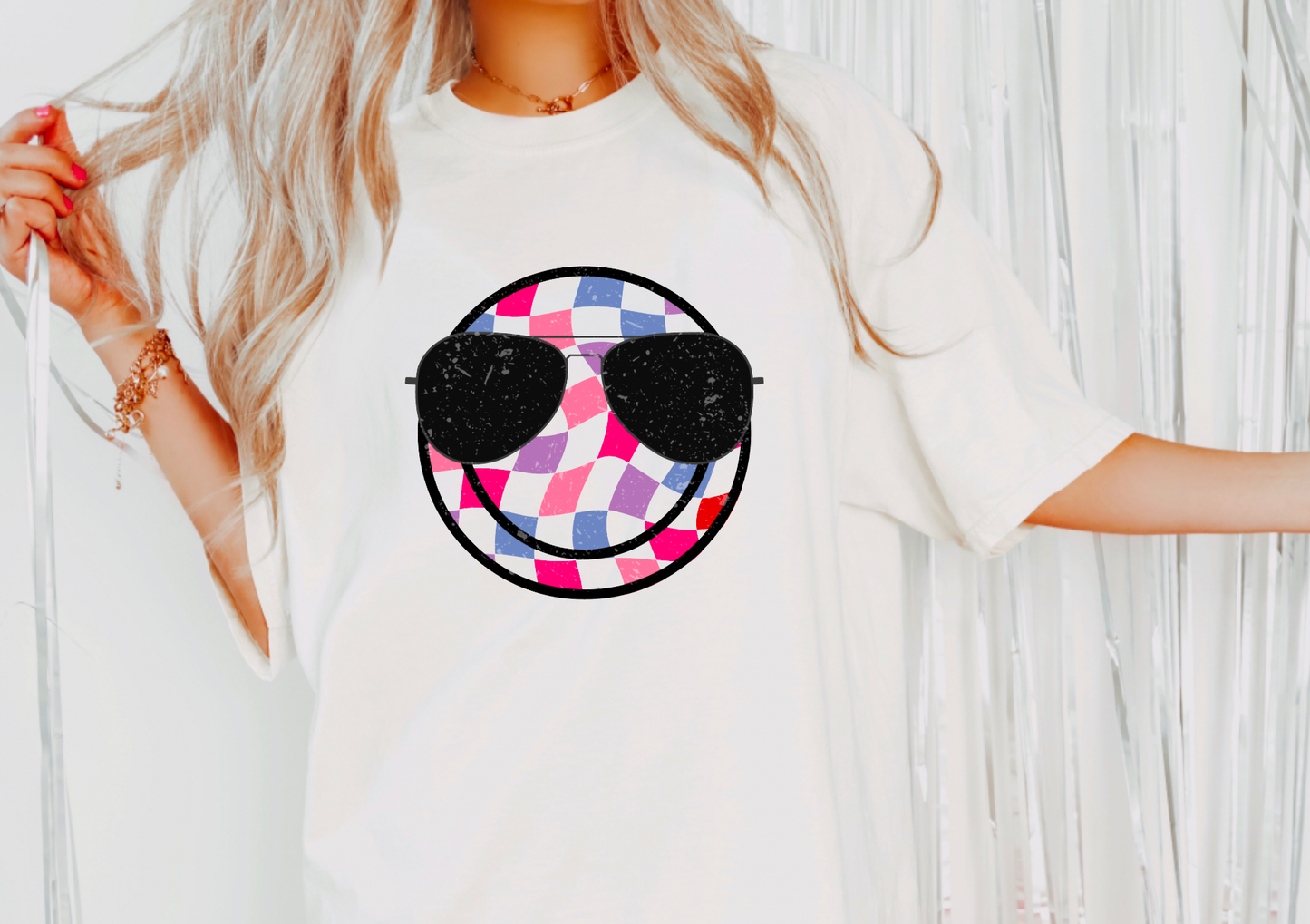 Retro Smiley Face Sunglasses Graphic Tee | Summer | Smiley