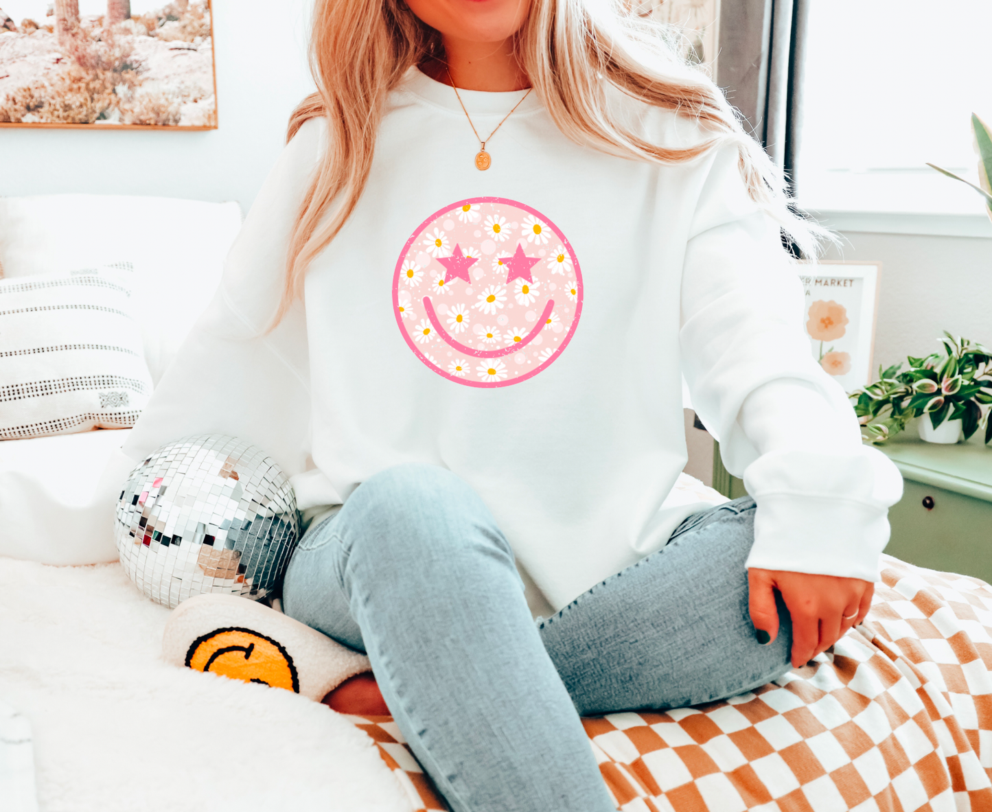 Retro Daisy Smiley Face Gildan Sweatshirt