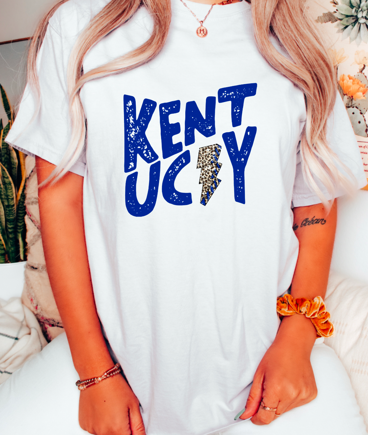Kentucky Lightning Bolt Football Graphic Tee | T-Shirts
