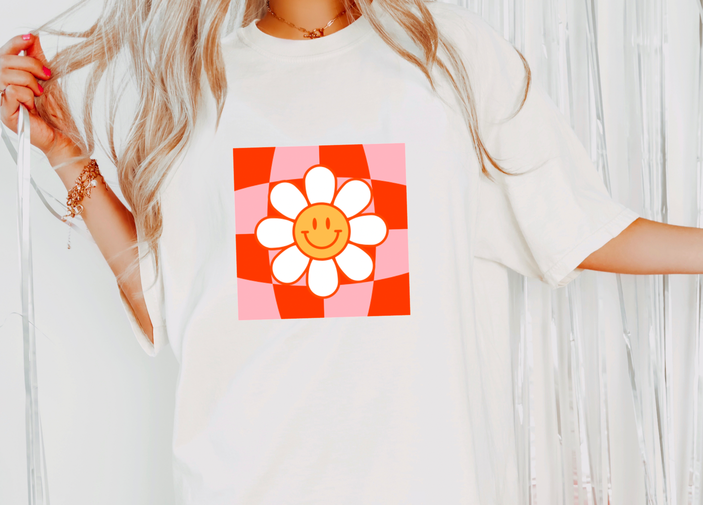 Retro Daisy Smiley Checker Graphic Tee | Smiley | Preppy